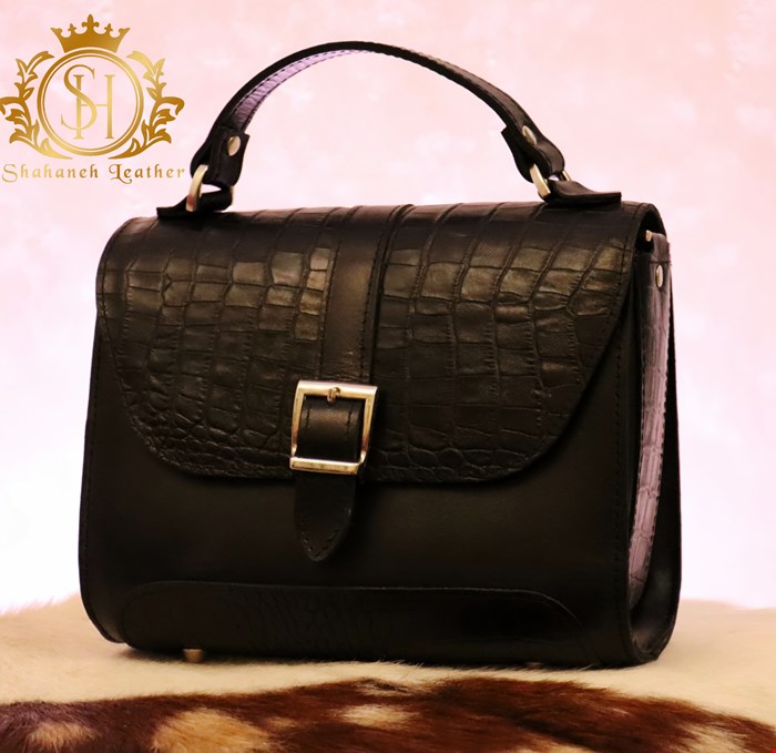 کیف چرم طبیعی زنانه مدل روشا سایز متوسط